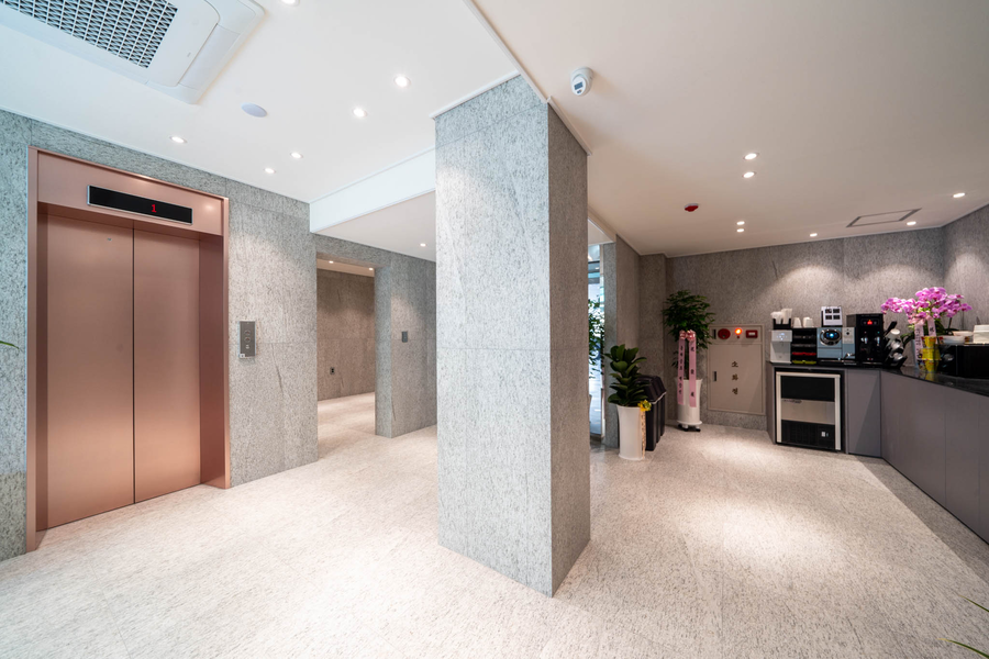 1761790889590482.png Reception area 2.png